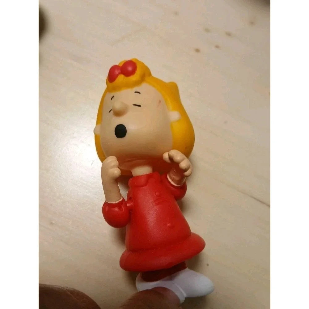 Charlie Brown Mixed Christmas Figure Lot